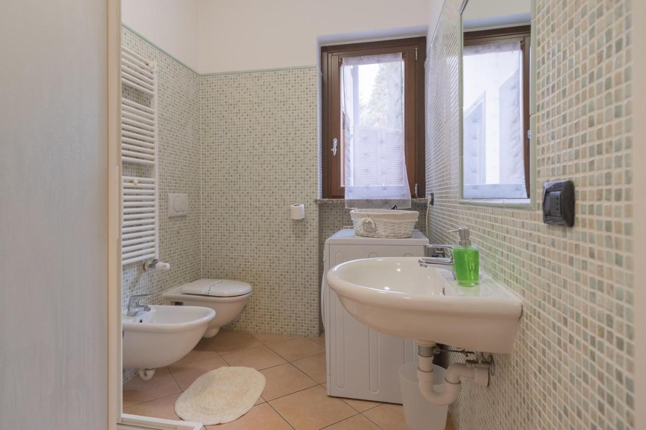 Appartamento Immerso Nel Verde Casciago Екстериор снимка